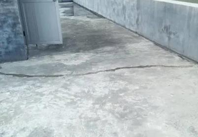 闻喜楼顶漏水维修公司分享下如何解决卫生间隐蔽部位漏水的问题?